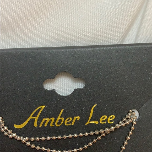 Amber Lee Austrian Crystal necklace - Picture 2 of 4